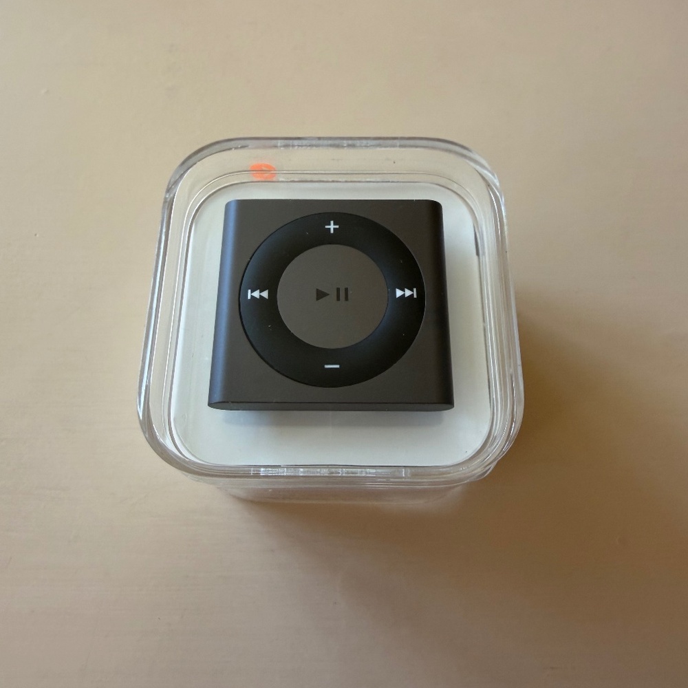 Apple iPod Shuffle 4th Generation Spacegrey BRAND NEW - IN BOX